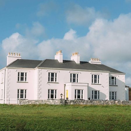 Armada House Hotell Spanish Point Eksteriør bilde