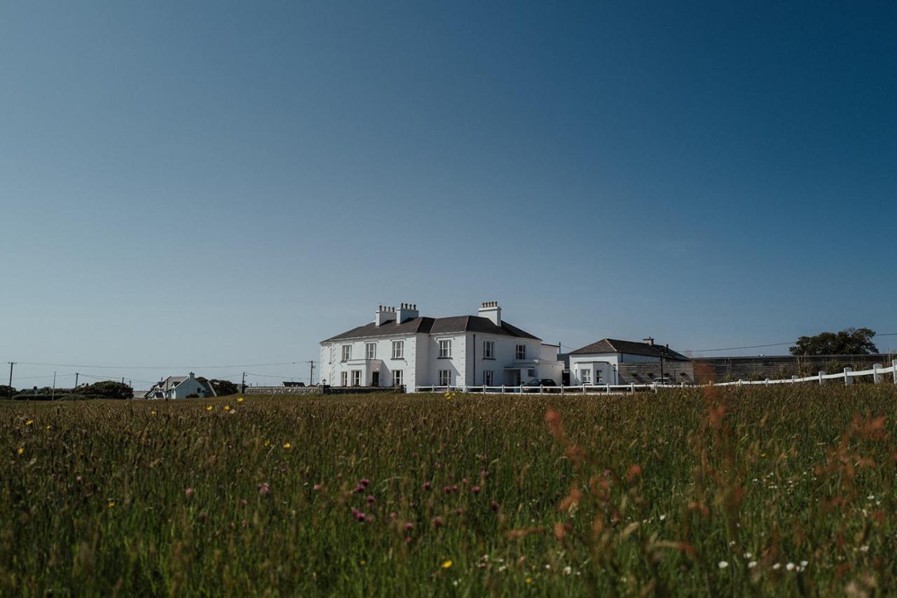 Armada House Hotell Spanish Point Eksteriør bilde